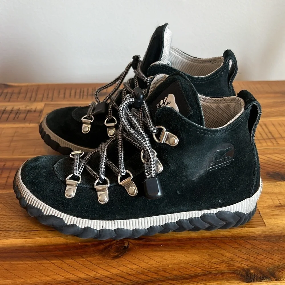 Sorel Out N About Conqest Boots Lace Up Waterproof Suede